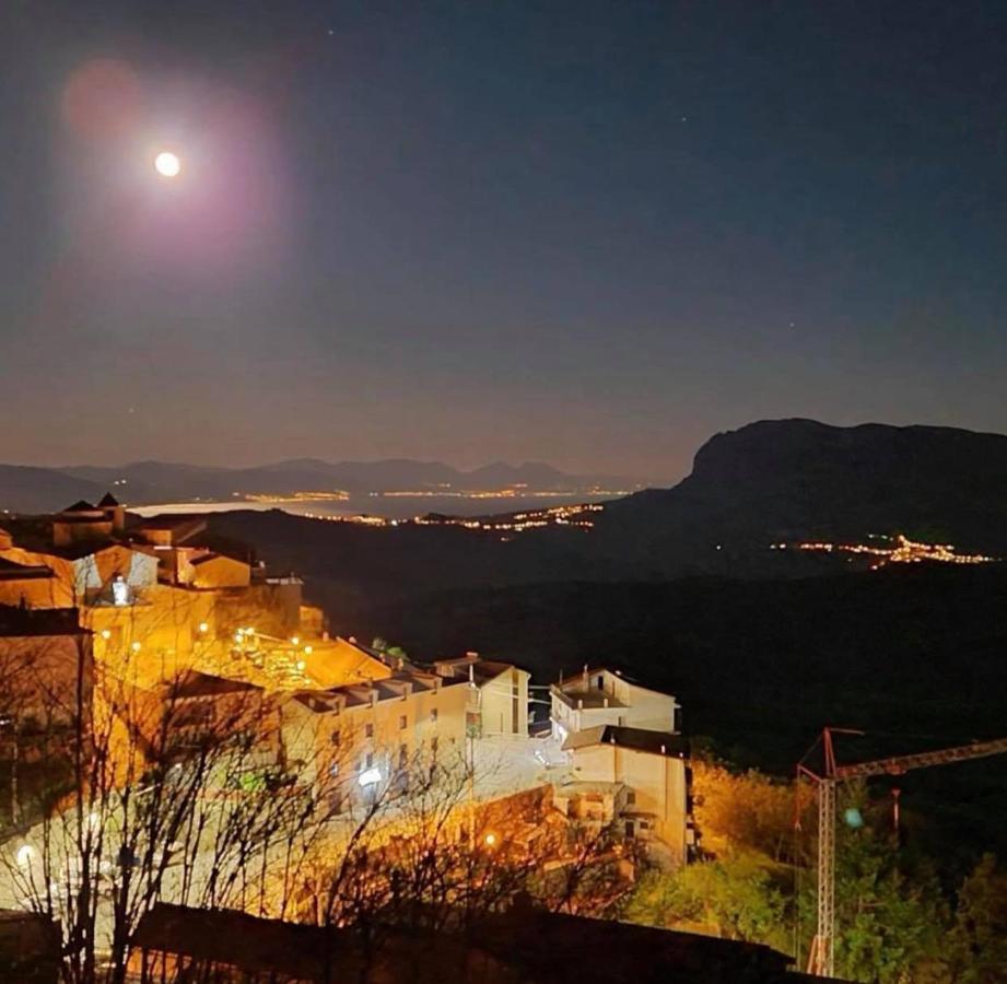 Agriturismo Ai Monaci Montano Antilia Екстериор снимка