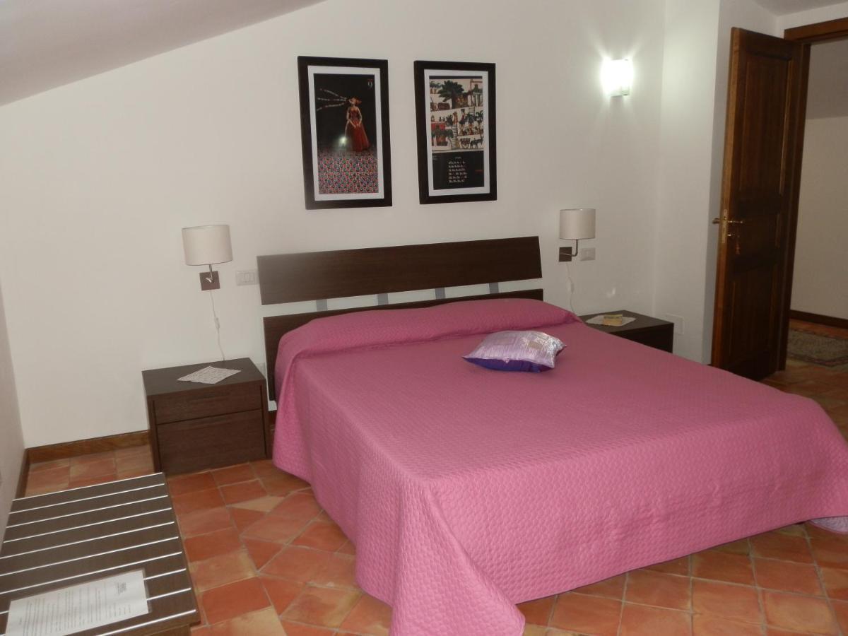 Agriturismo Ai Monaci Montano Antilia Екстериор снимка